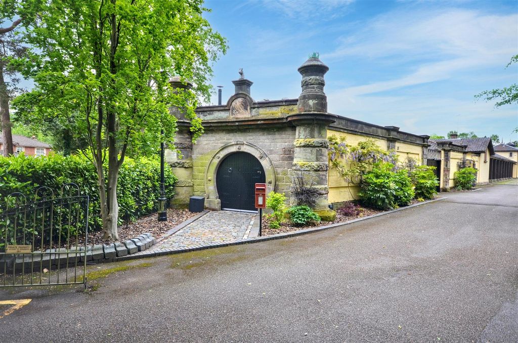 Property photo 1 of 29