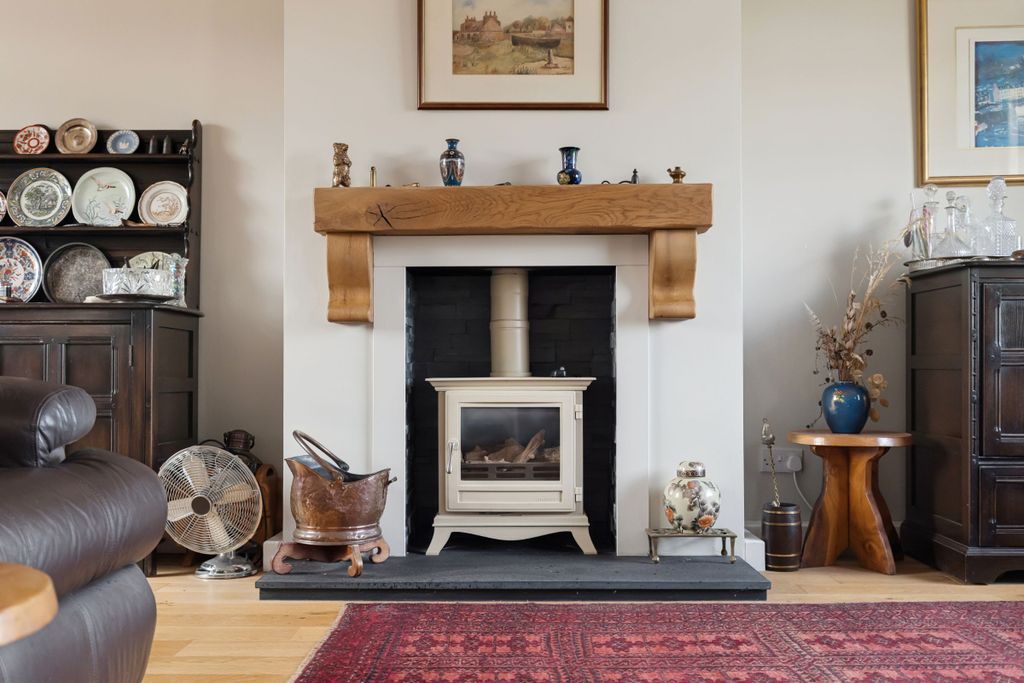 Property photo 3 of 24