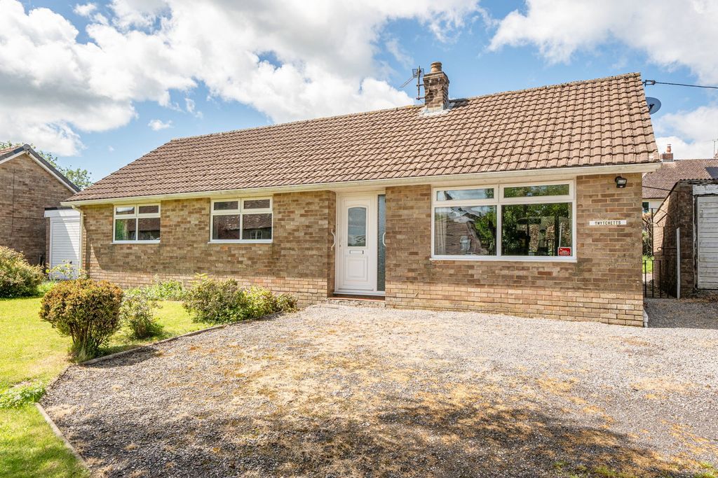 Property photo 2 of 12