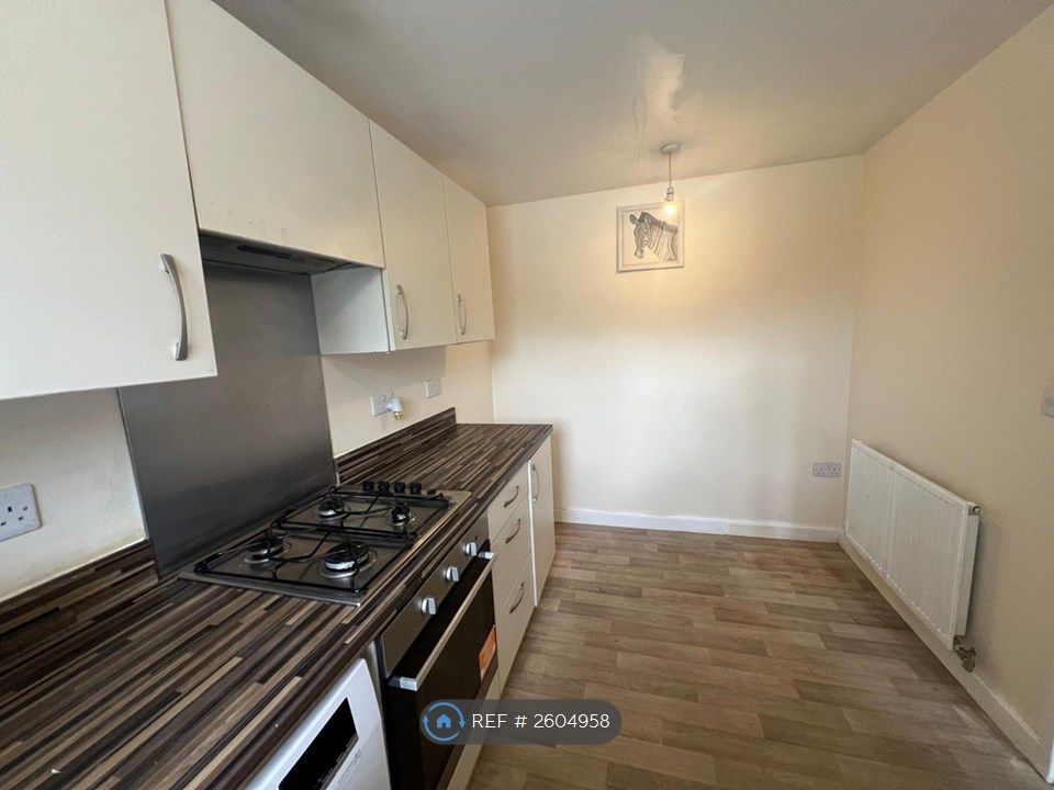 Property photo 3 of 9 Kitchen