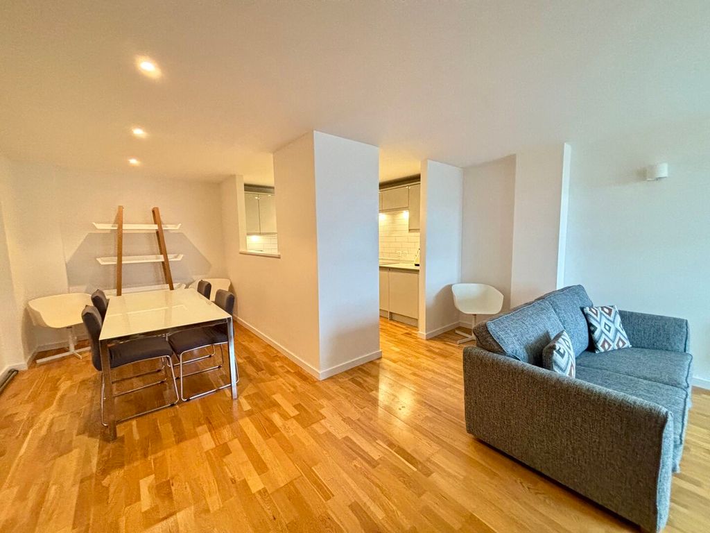 Property photo 1 of 17 Kitchen / Dining Area