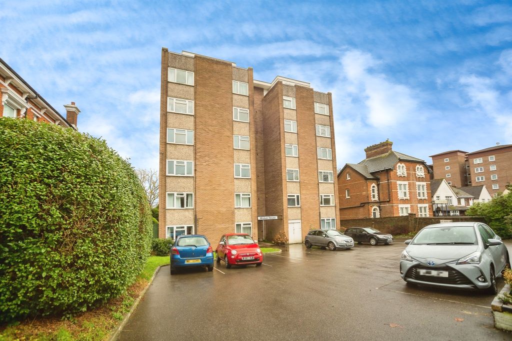 Property photo 1 of 8