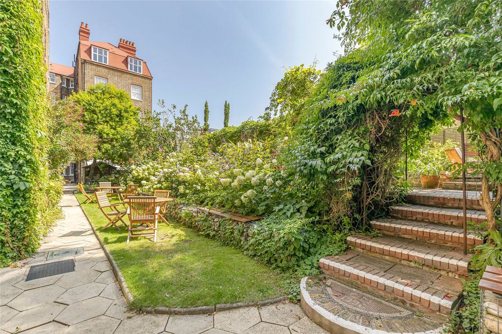 Property photo 2 of 19 Picture No. 23