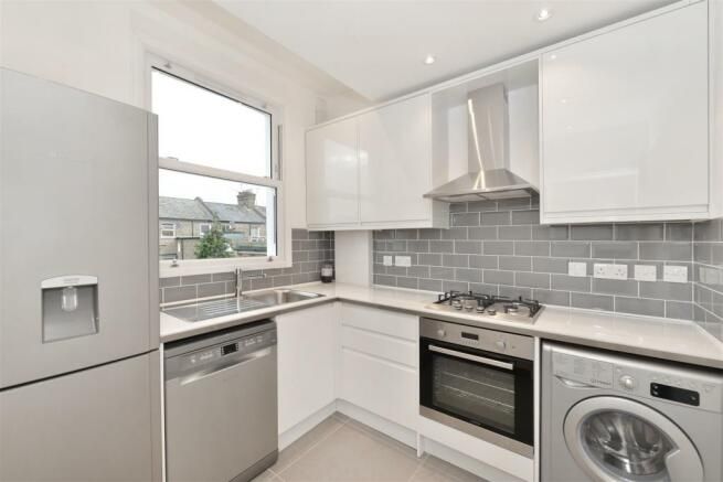 Property photo 1 of 7 2Â Bedroom Flat For Rent