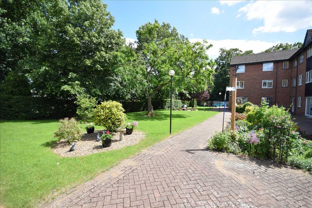 Property photo 2 of 11
