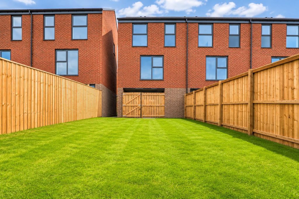 Property photo 2 of 27 Uatp5Jx4Kkofls5Tovo7Qw.Png