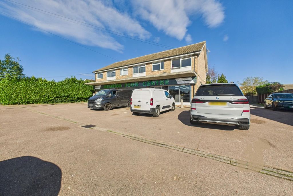 Property photo 3 of 13 Cam05565G0-Pr0032-Still026.Jpg