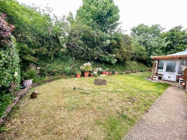 Property photo 2 of 18 39
