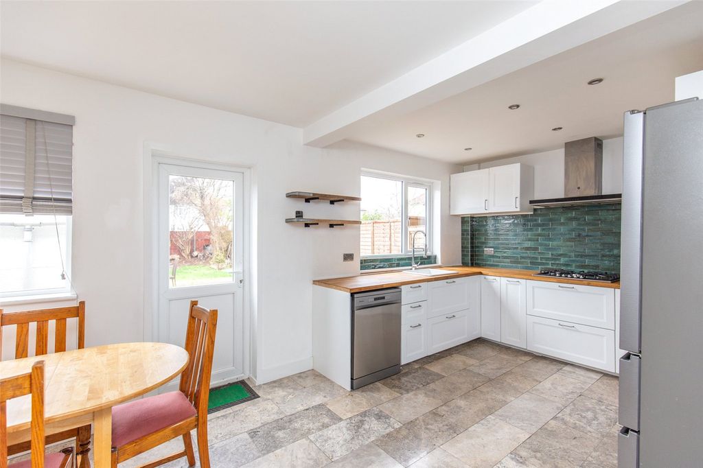 Property photo 1 of 20 Picture No. 05