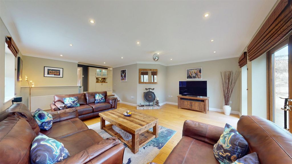 Property photo 2 of 18 127-Eastgate-01212026_100616.Jpg