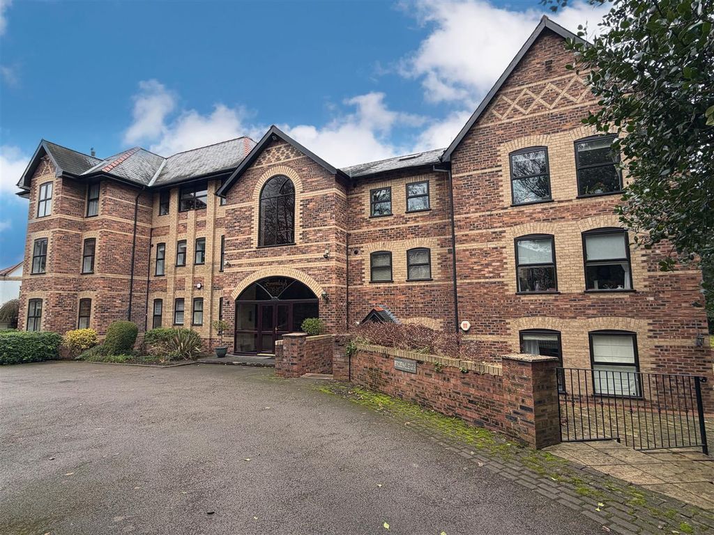 Property photo 2 of 20