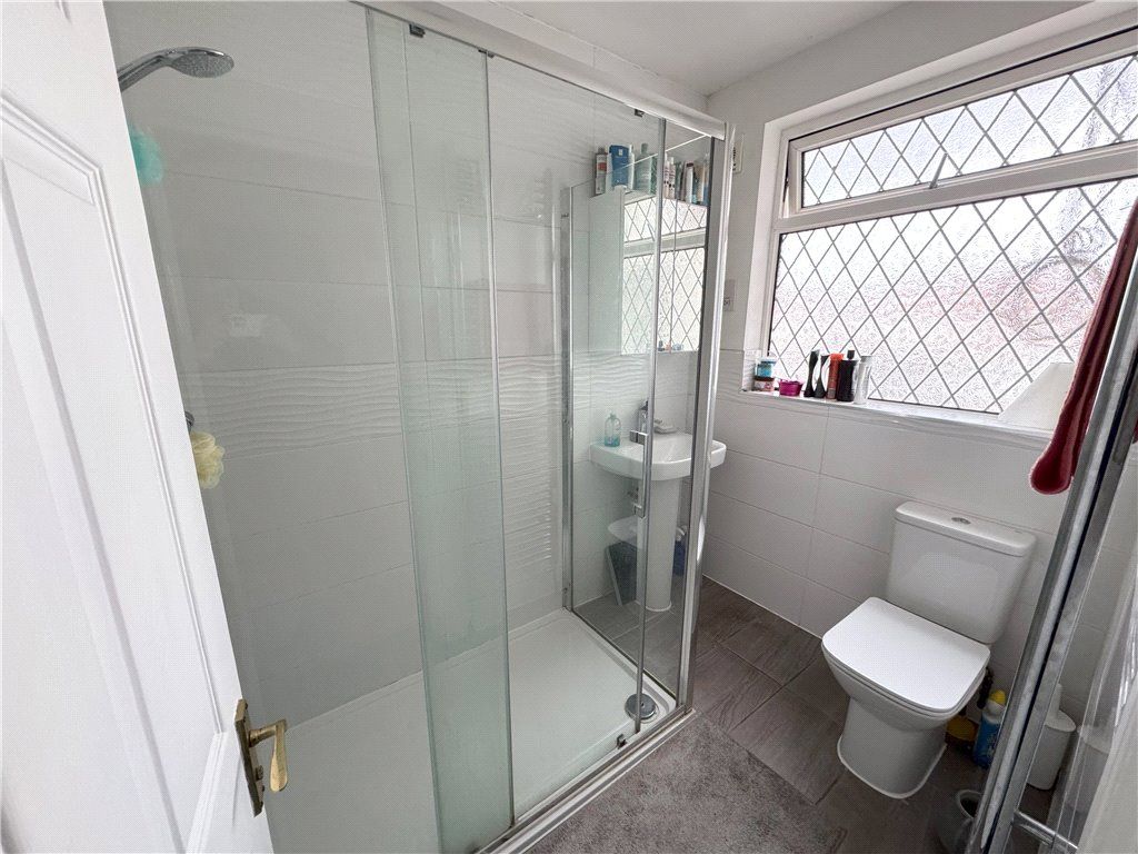 Property photo 3 of 7 Bathroom