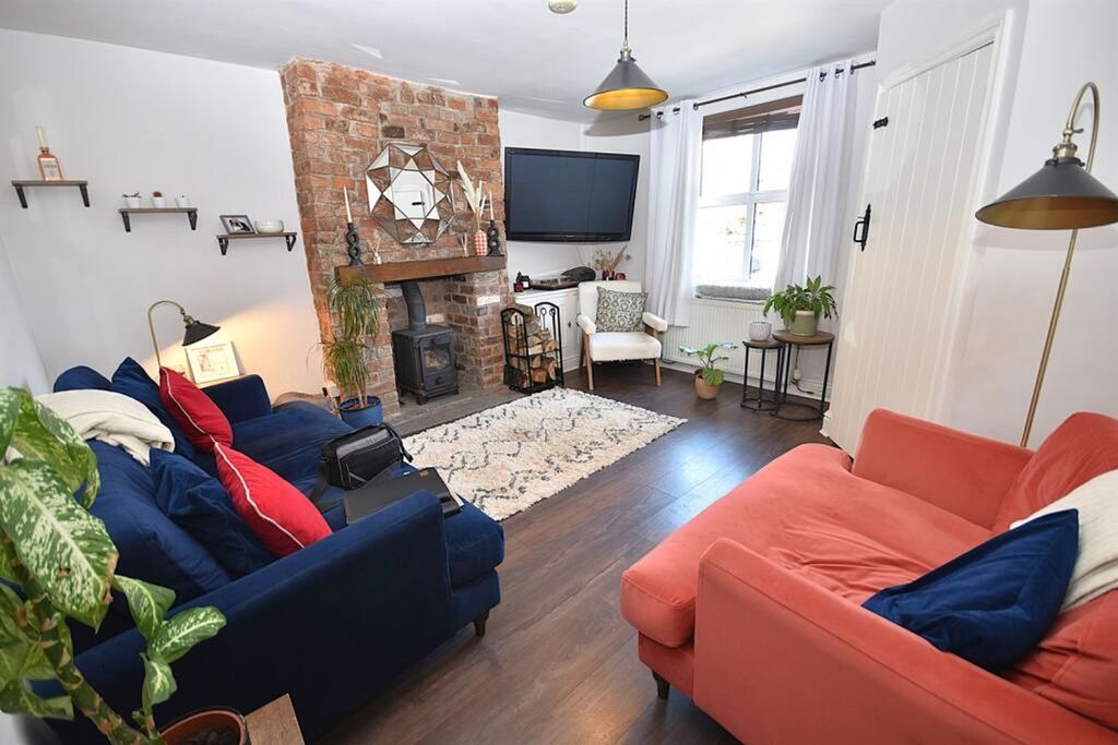 Property photo 2 of 9