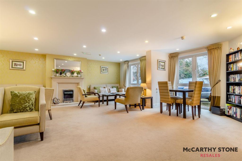 Property photo 2 of 17 8586887-Interior16.Jpg
