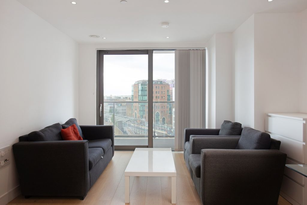 Property photo 1 of 19 Reception