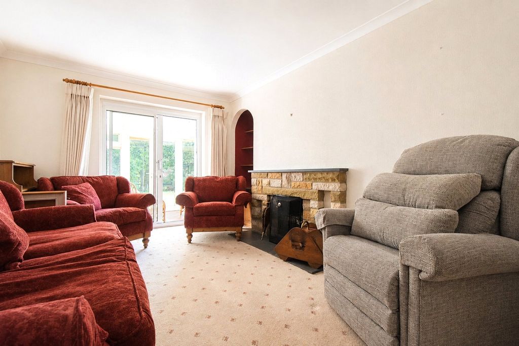 Property photo 3 of 15 Picture No. 01