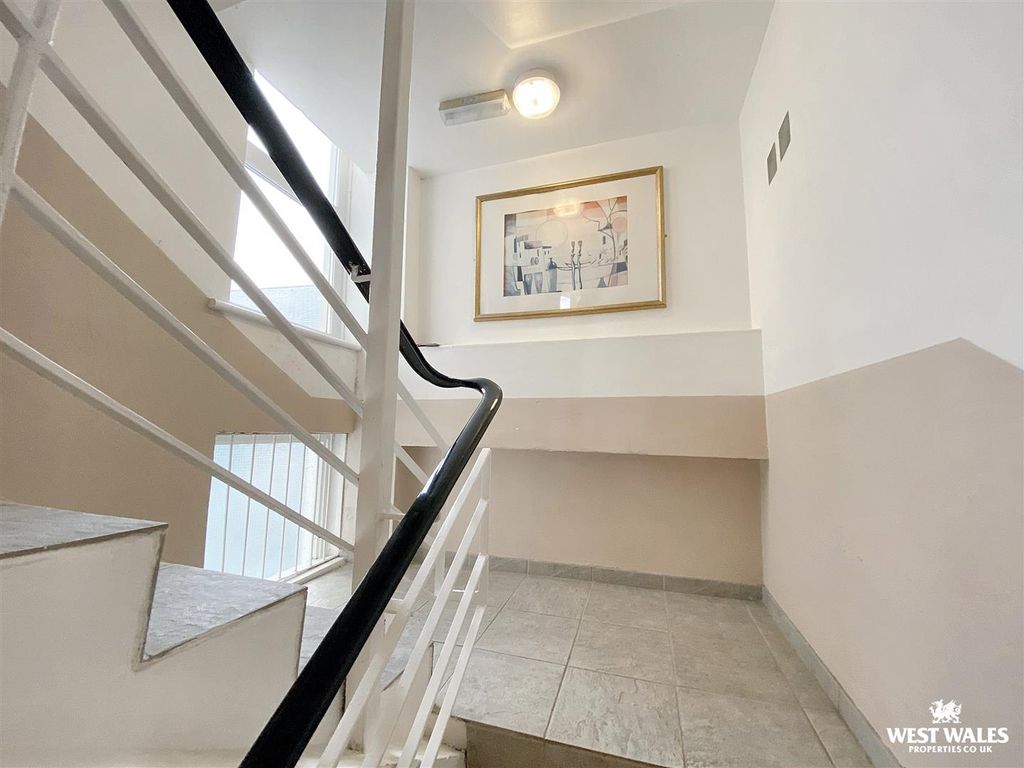 Additional image 13 of 2 bed flat for saleMilford Street, Saundersfoot SA69