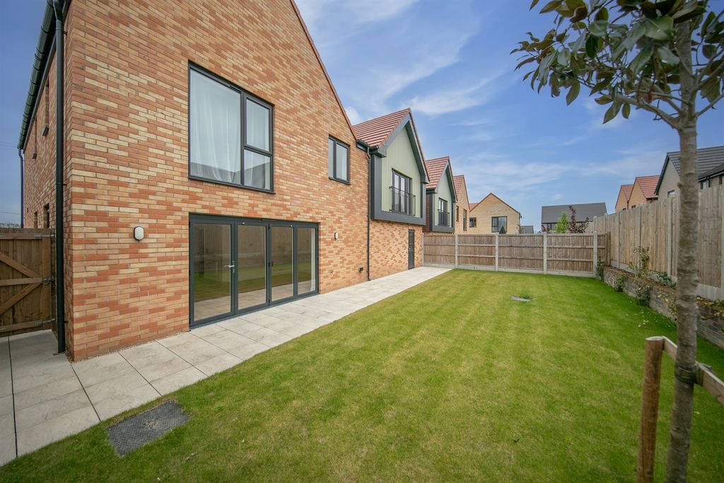 Property photo 3 of 20