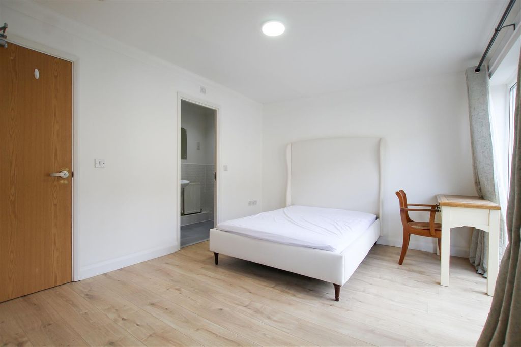 Property photo 2 of 8 Img_0208.Jpg