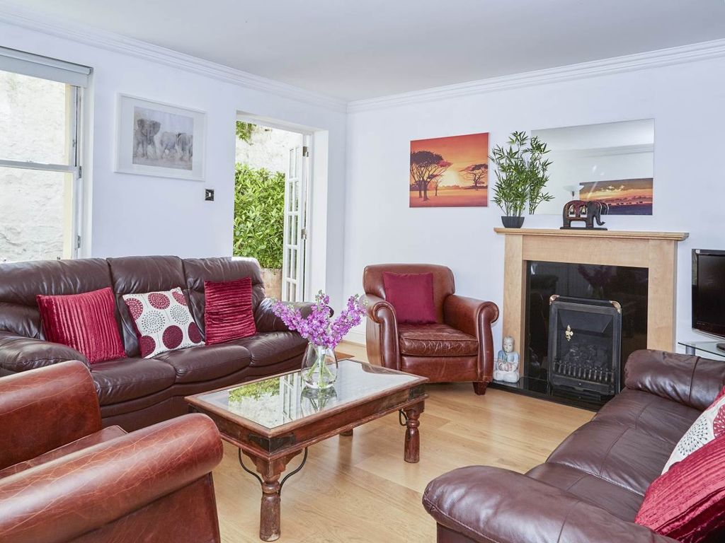 Property photo 3 of 13 3