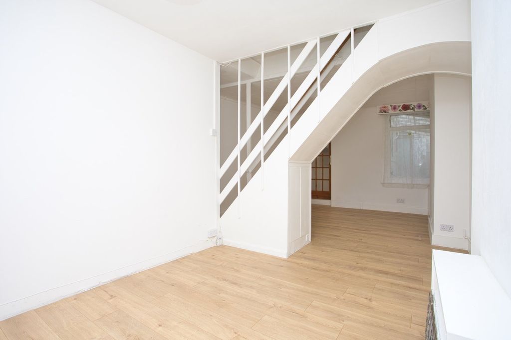 Property photo 2 of 11 Picture 2