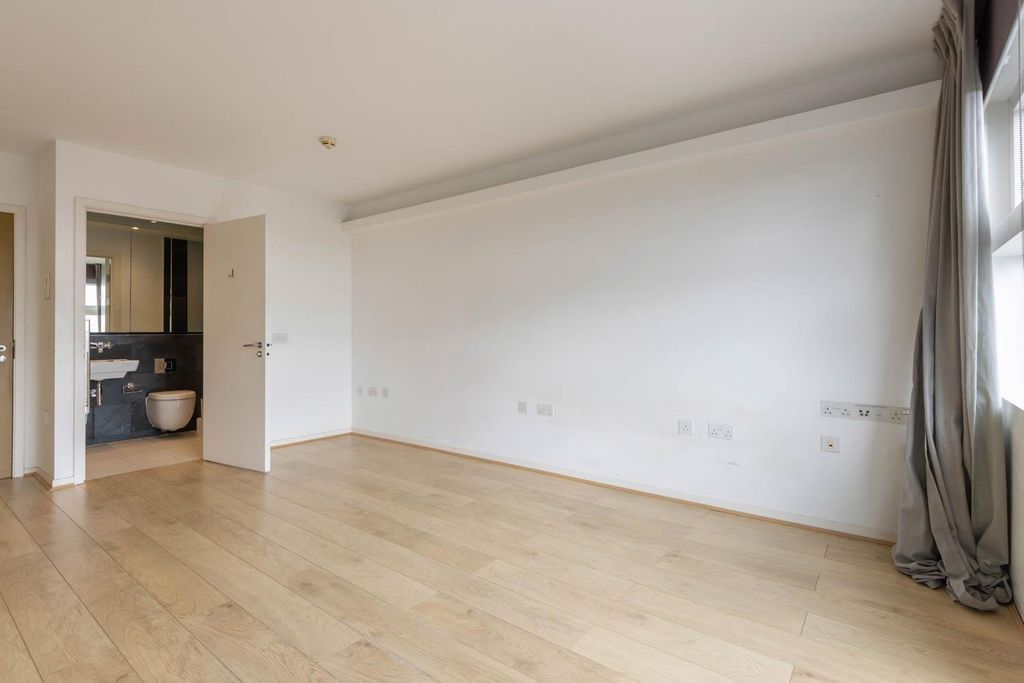 Property photo 2 of 9 Living Area