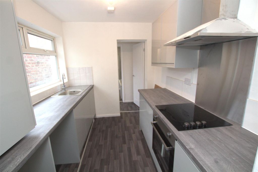 Property photo 1 of 9 Union Kitchen 2.Jpg