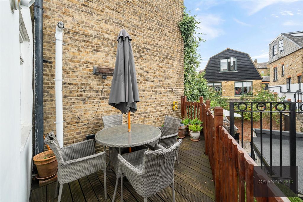 Property photo 2 of 19 1 Old Town Sw4 0Jt-13.Jpg