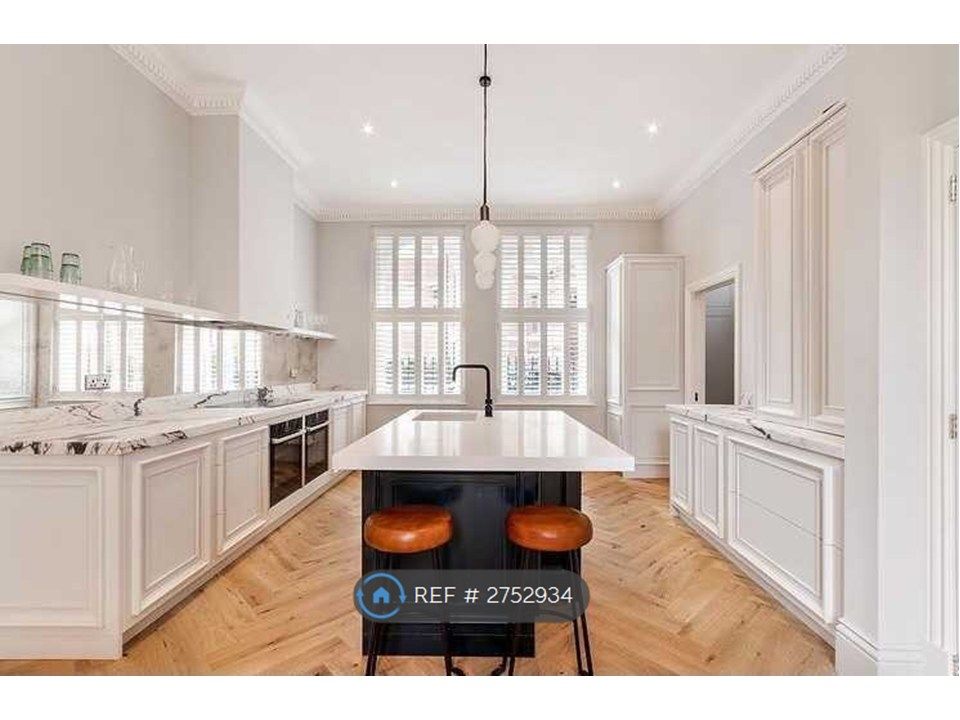 Property photo 2 of 8 Shared Kitchen/ Lounge Area