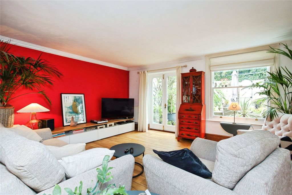 Property photo 2 of 12 Picture No. 21