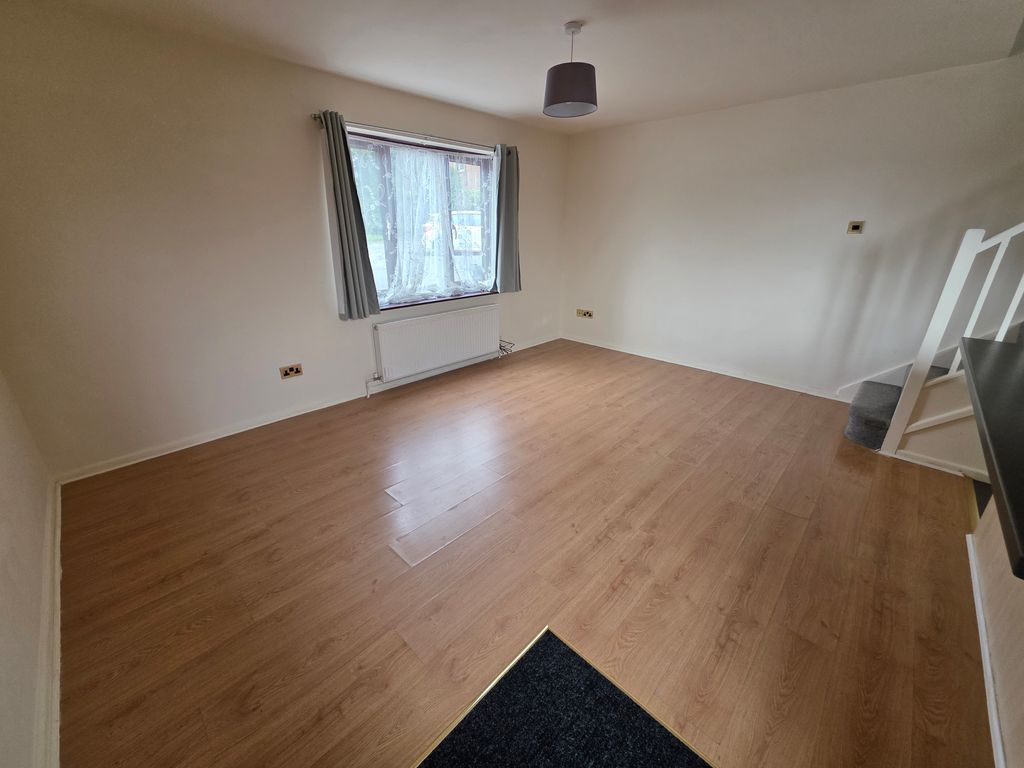 Property photo 2 of 12 Image