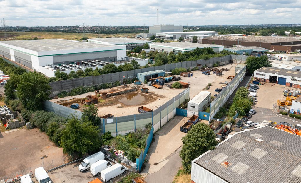 Property photo 2 of 8 Endeavour Edited 14.Jpg