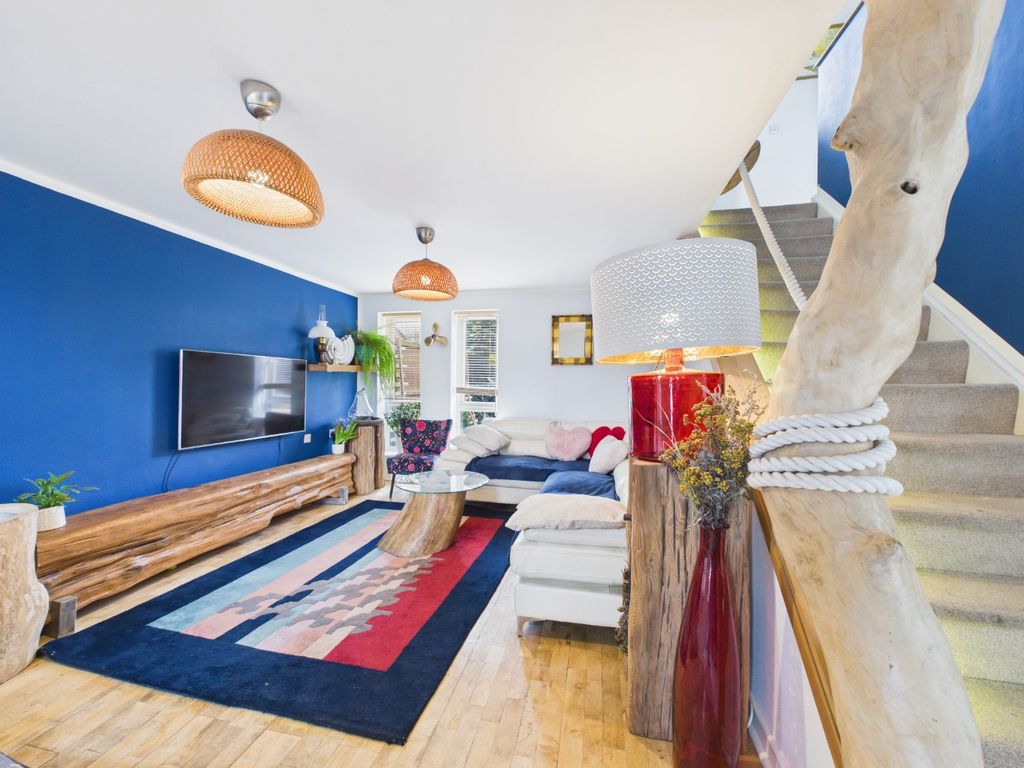 Property photo 2 of 13 5027581