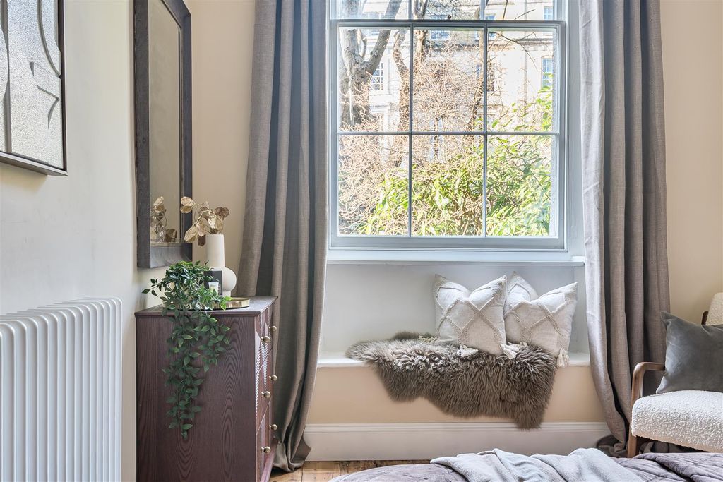 Property photo 3 of 14 1396621-11-69839B12B9c9B.Jpg