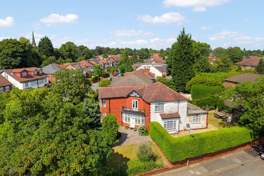 Property photo 2 of 33