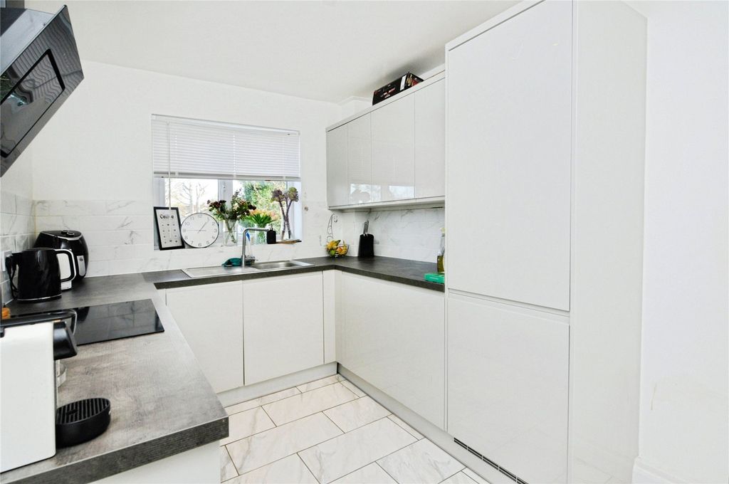 Property photo 3 of 14 Internal