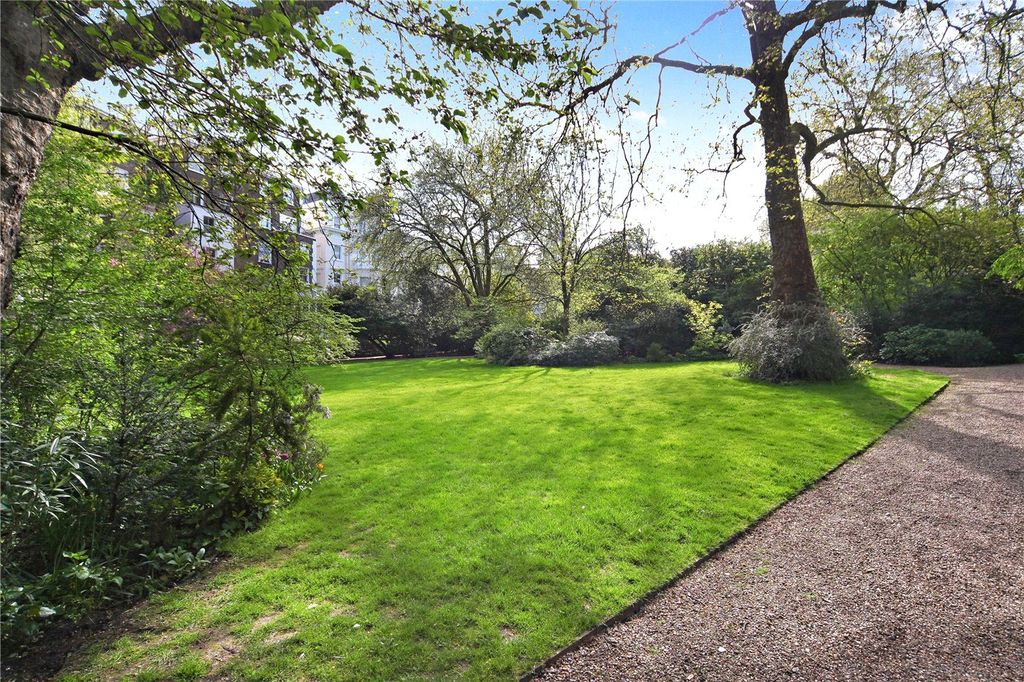 Property photo 2 of 8 Picture No. 13