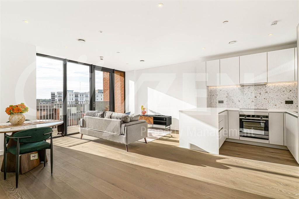 Property photo 1 of 14 Reception