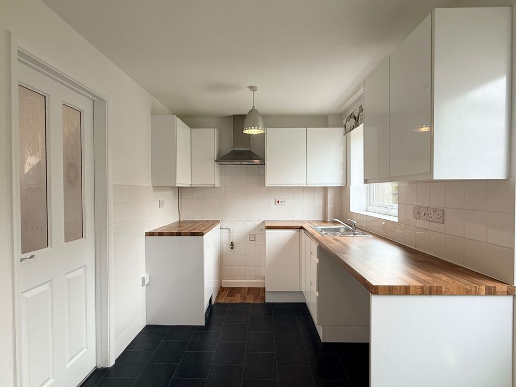 Property photo 2 of 18 Kitchen