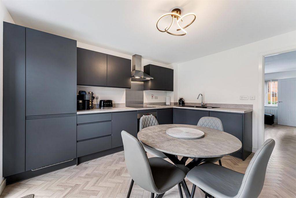 Property photo 3 of 21 26 Lysander Road-13.Jpg