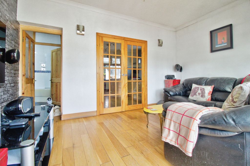 Property photo 2 of 27 3