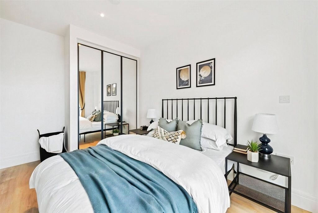 Property photo 3 of 9 Bedroom