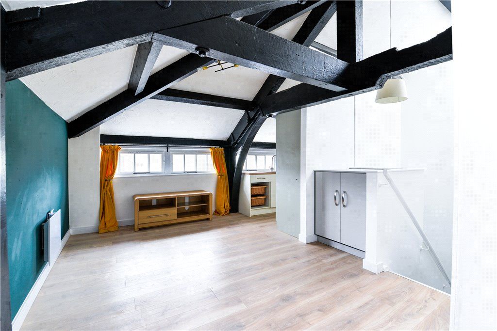 Property photo 3 of 16 Living Artea