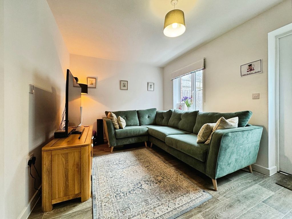 Property photo 3 of 15 Living Room