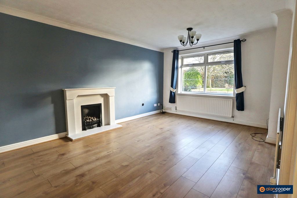 Property photo 3 of 33 4618034