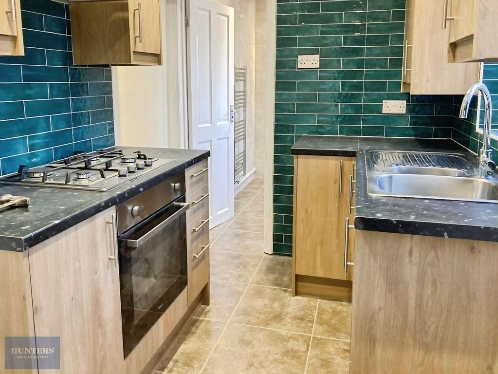 Property photo 2 of 10 Kitchen