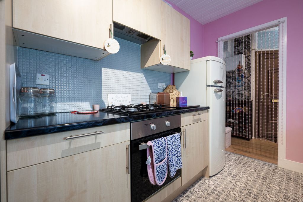 Property photo 2 of 19