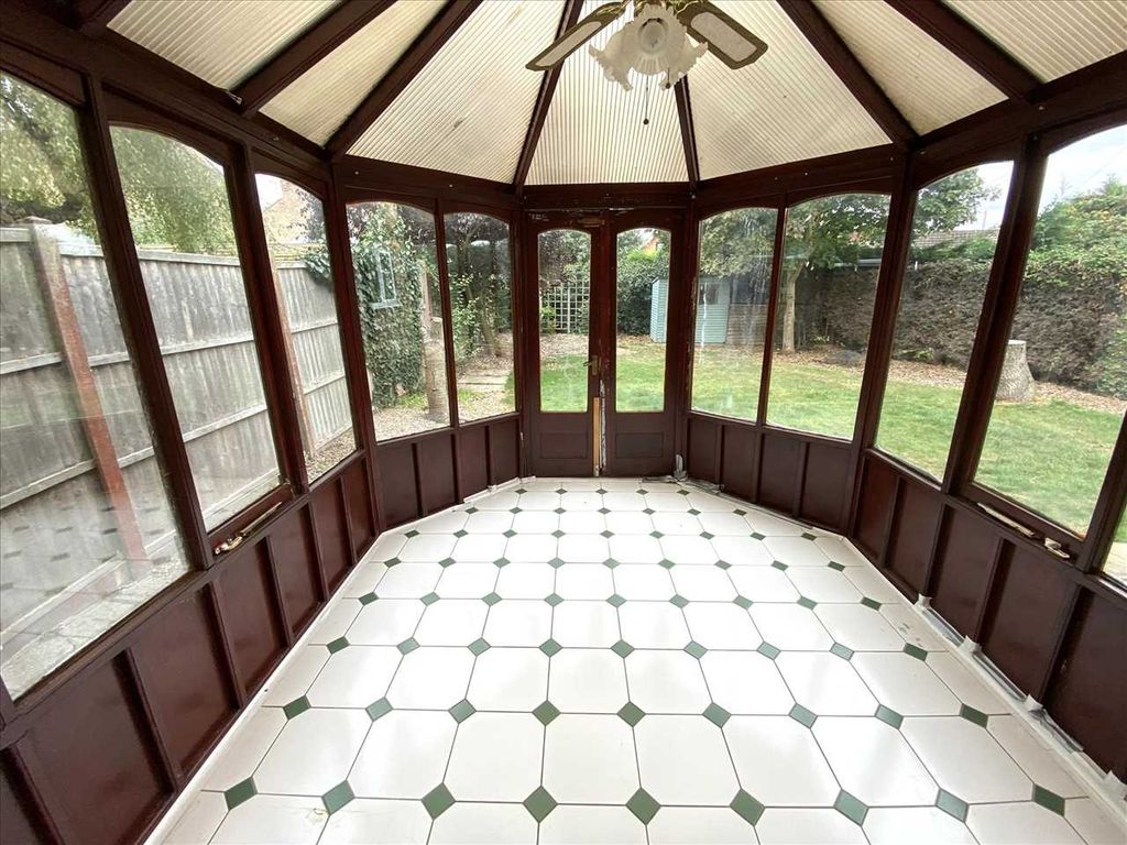 Property photo 3 of 15 Conservatory:
