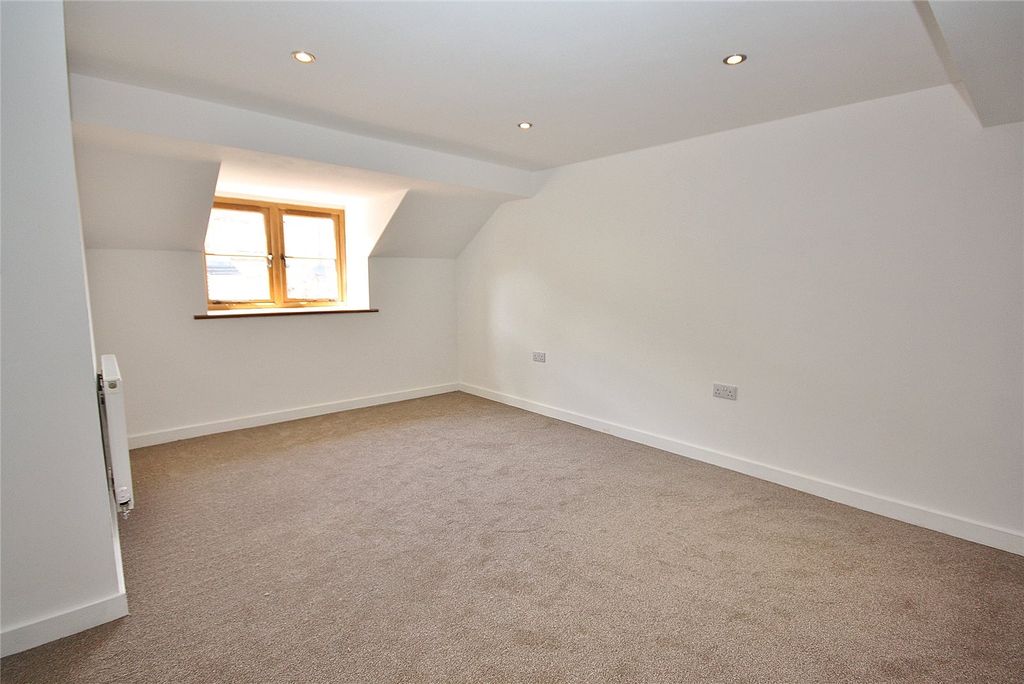 Property photo 3 of 7 Picture No. 04