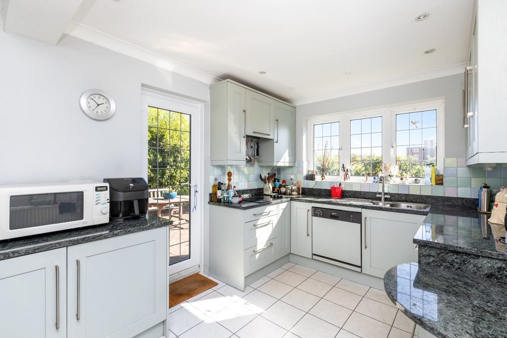 Property photo 3 of 23 5455422